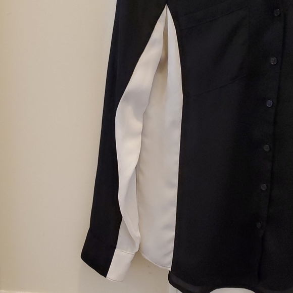 Button down blouse - Picture 2 of 2